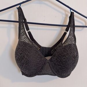 Natori 32DD or 32E bra